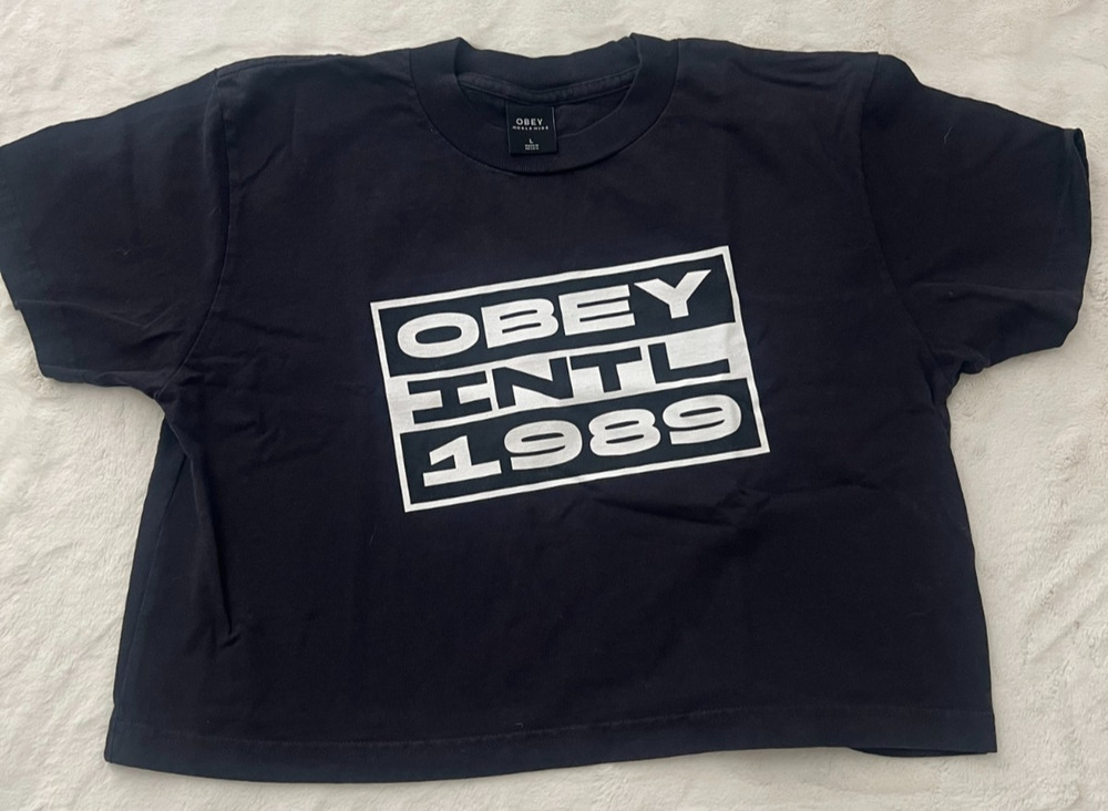 OBEY Worldwide Womens Large Black Crop T Shirt INTL 1989 Logo Graphic Tee